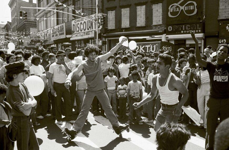“I Hear Music in the Streets. Nueva York 1969-1989”: un retrato coral de la ciudad que cambió la cultura urbana