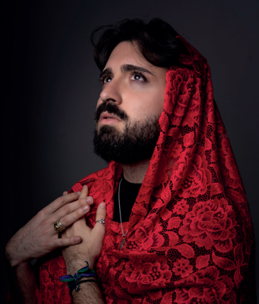 Pasión y Deseo, el arte de rezar a las vírgenes y a las tonadilleras desde el orgullo «mari»