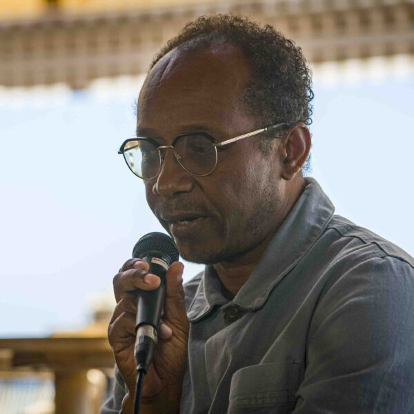 Mohamed Saïd Ouma: “Mirar a África desde una isla te pone en los márgenes. La marginalidad es mi identidad”
