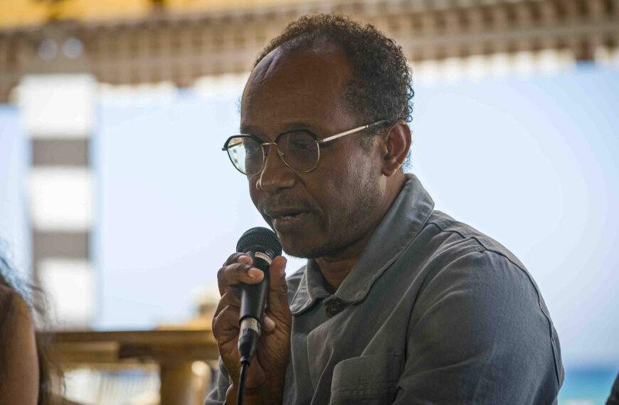 Mohamed Saïd Ouma: “Mirar a África desde una isla te pone en los márgenes. La marginalidad es mi identidad”