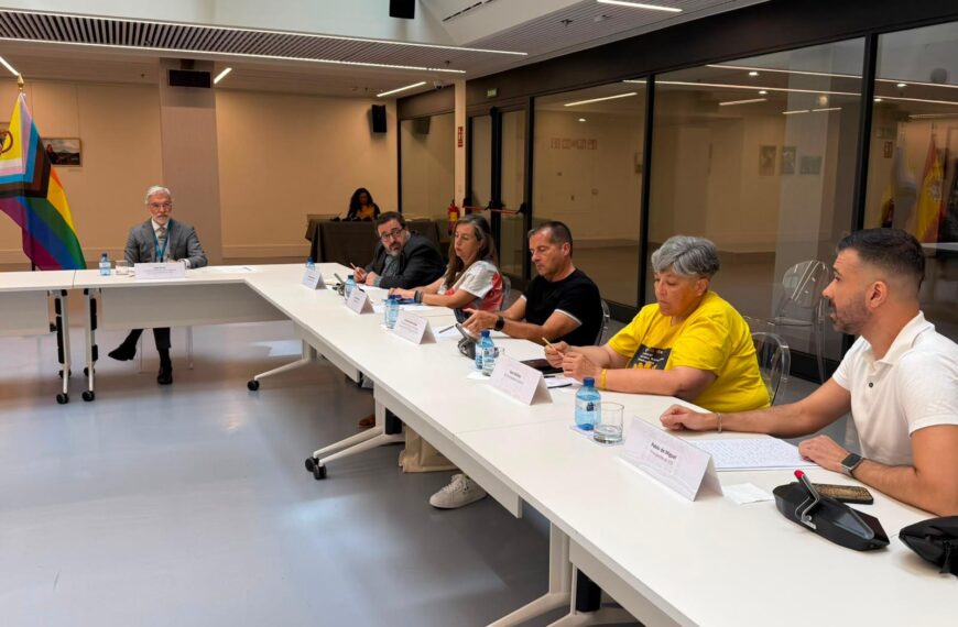 ADI LGTBI+ pide a Exteriores que España lidere la defensa de los derechos LGTBI+ en el deporte internacional