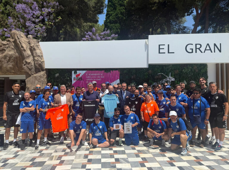 La Cueva de Nerja abre sus puertas al equipo Genuine del Málaga CF y reconoce sus valores de compañerismo e inclusión