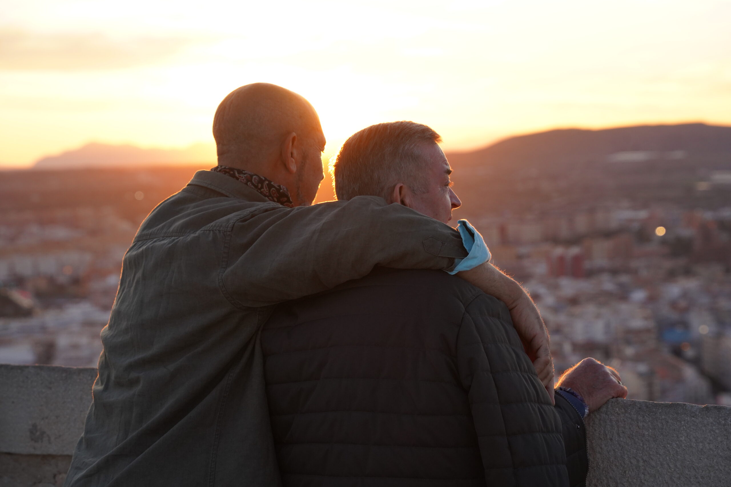 Un estudio de Orlander revela que el 73% de los hombres gais y bisexuales encuestados no siente pertenencia real a una comunidad