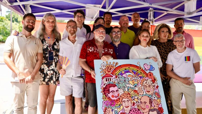 Torremolinos da comienzo a los actos centrales del Pride 2026 con el despliegue de la bandera arcoíris