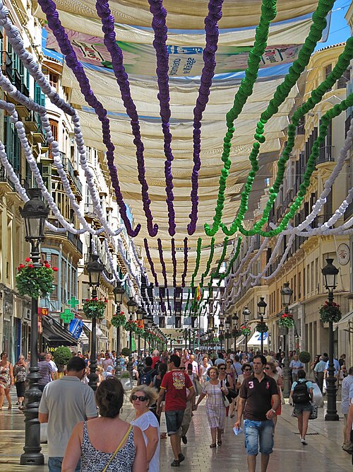 Guía LGTBIQ+ de la Feria de Málaga 2026: drag, bingos, casetas y fiestas queer del centro al Real