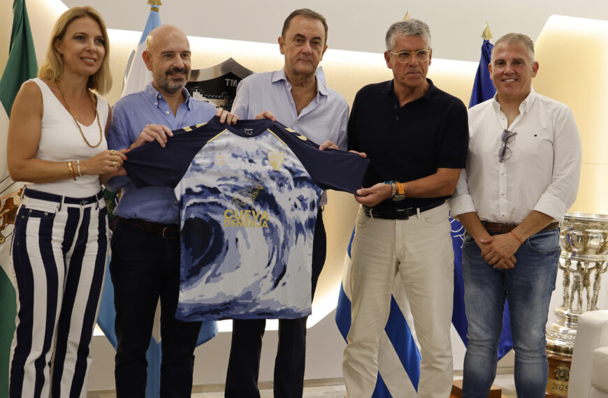La Cueva de Nerja y el Málaga CF renuevan una alianza que une deporte, patrimonio y proyección social