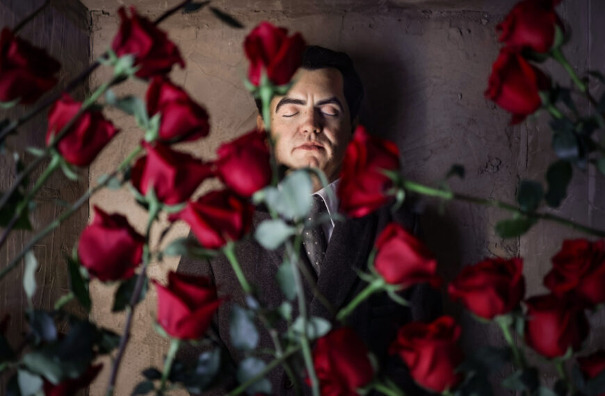 «90 años sin tumba»: Madrid homenajea a Lorca y reivindica la memoria de las víctimas del franquismo y la persecución LGTBIQ+